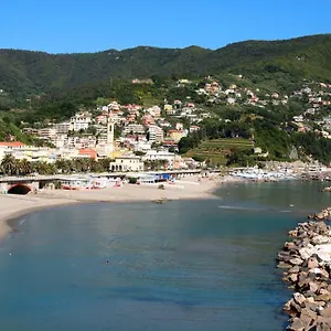 https://piccolo-hotel-moneglia.hotelitalianriviera.com